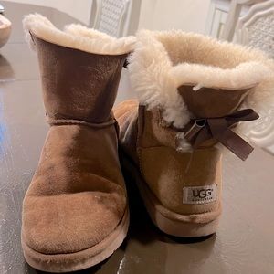 Tan size 9 uggs